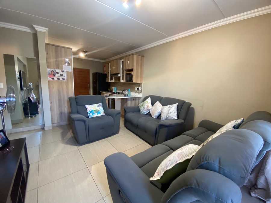 2 Bedroom Property for Sale in Andeon Gauteng