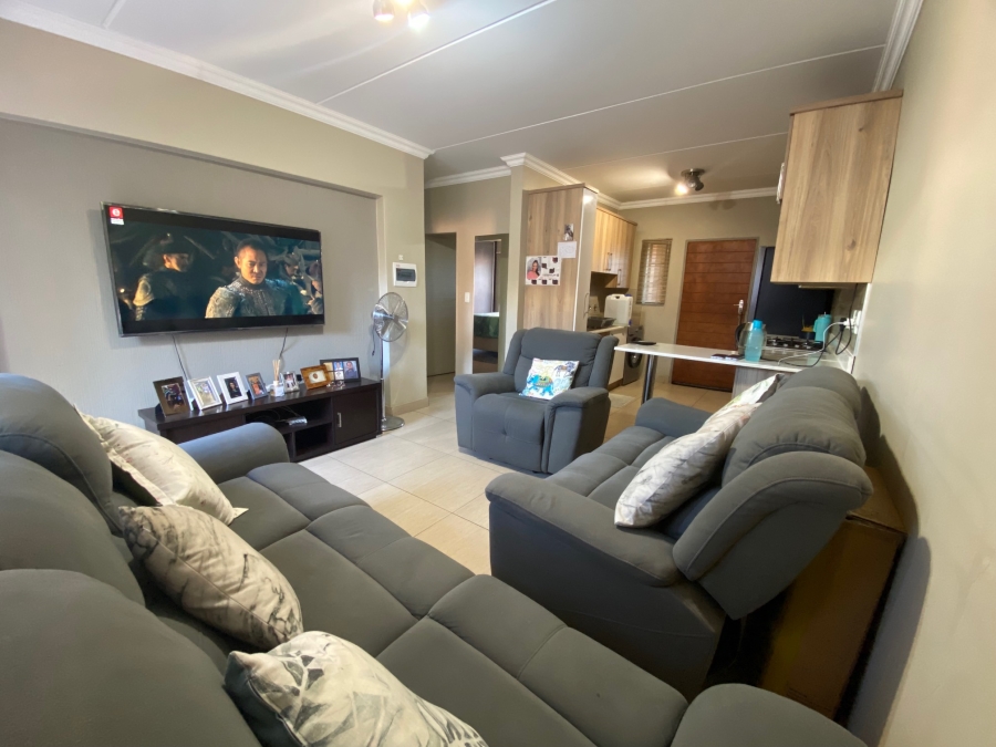 2 Bedroom Property for Sale in Andeon Gauteng