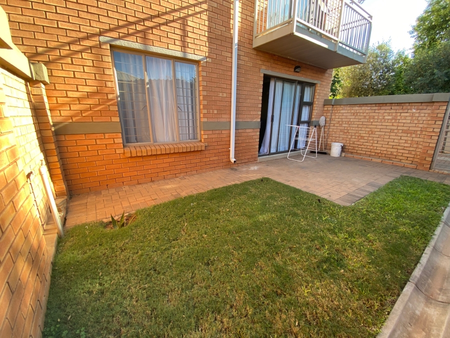 2 Bedroom Property for Sale in Andeon Gauteng