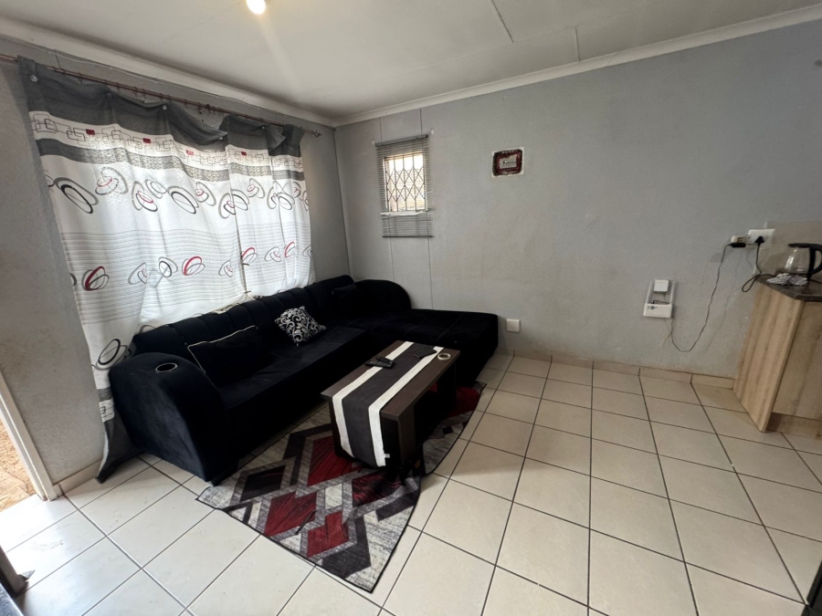 2 Bedroom Property for Sale in Palm Springs Gauteng