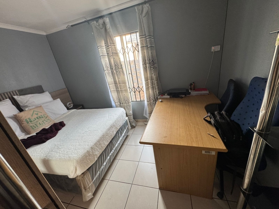 2 Bedroom Property for Sale in Palm Springs Gauteng