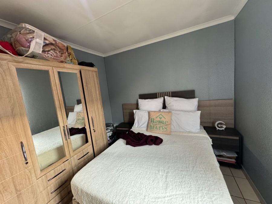 2 Bedroom Property for Sale in Palm Springs Gauteng