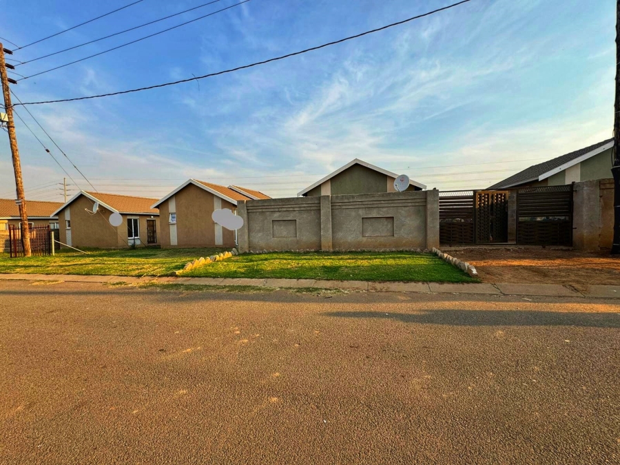 2 Bedroom Property for Sale in Palm Springs Gauteng