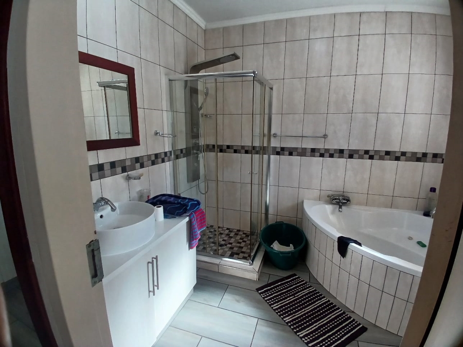 3 Bedroom Property for Sale in Heatherview Gauteng