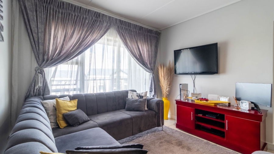 2 Bedroom Property for Sale in Mulbarton Gauteng