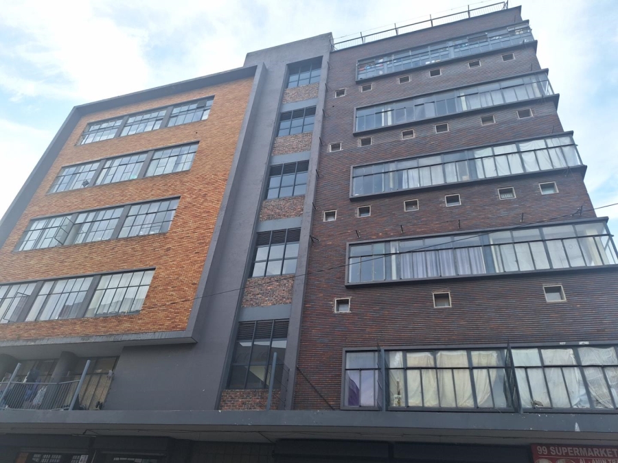To Let 2 Bedroom Property for Rent in Doornfontein Gauteng