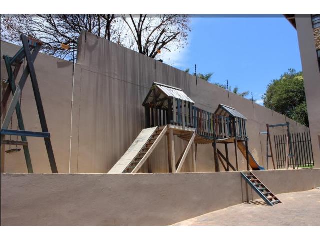 To Let 2 Bedroom Property for Rent in Florida Gauteng