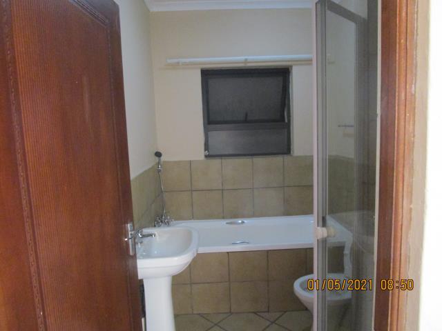 To Let 2 Bedroom Property for Rent in Florida Gauteng