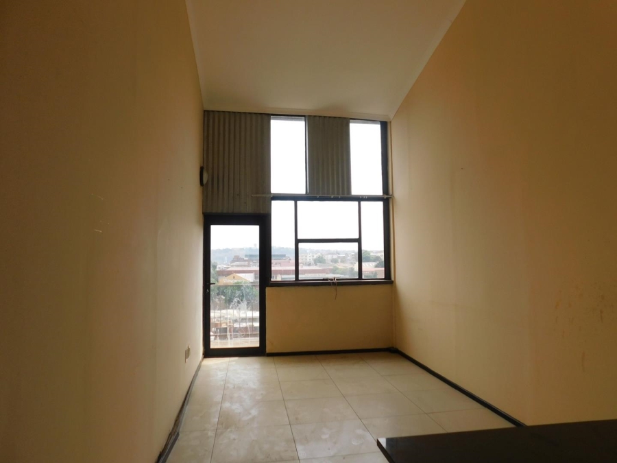 To Let 1 Bedroom Property for Rent in Johannesburg Central Gauteng