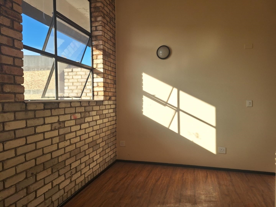 To Let 1 Bedroom Property for Rent in Johannesburg Central Gauteng
