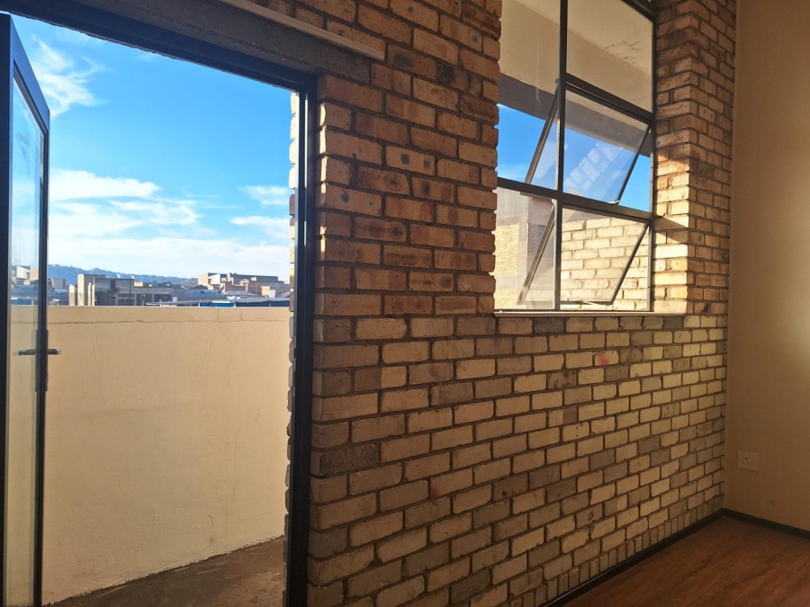 To Let 1 Bedroom Property for Rent in Johannesburg Central Gauteng