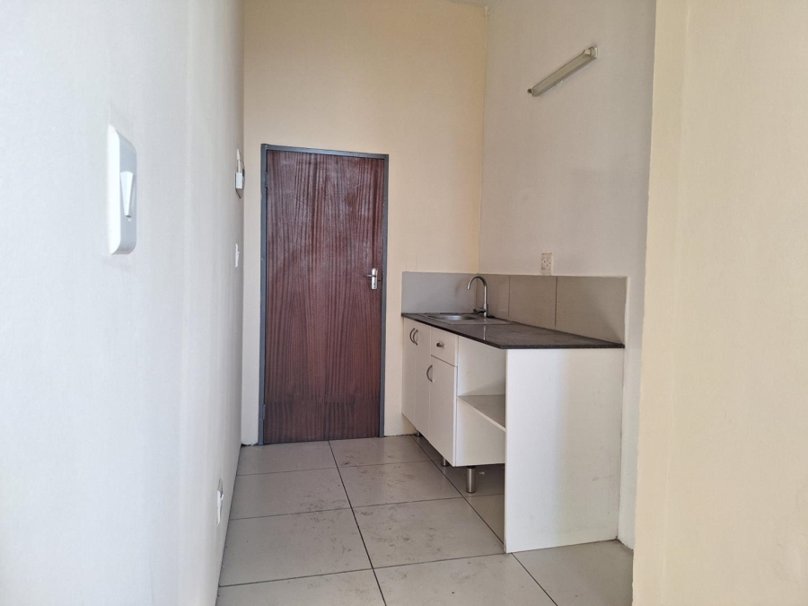 To Let 1 Bedroom Property for Rent in Johannesburg Central Gauteng