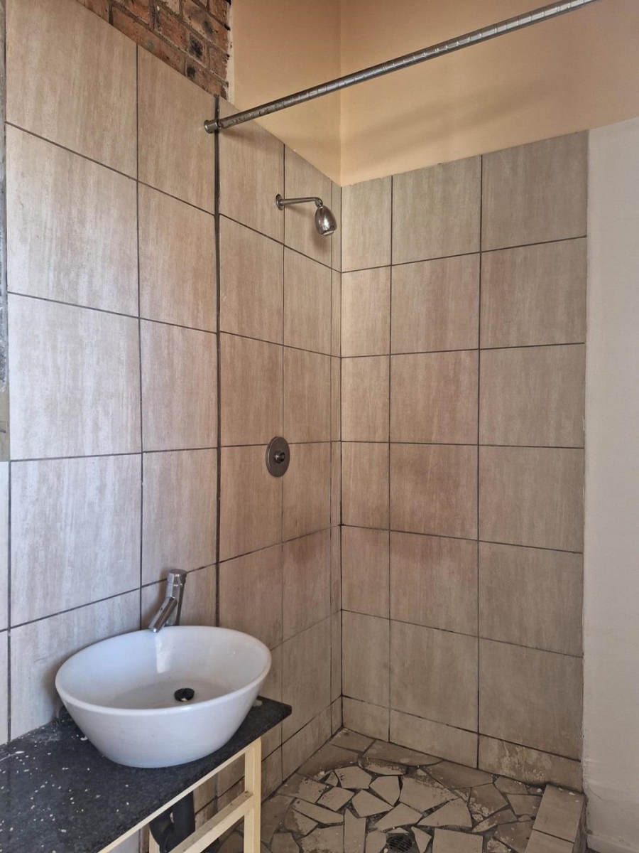To Let 1 Bedroom Property for Rent in Johannesburg Central Gauteng