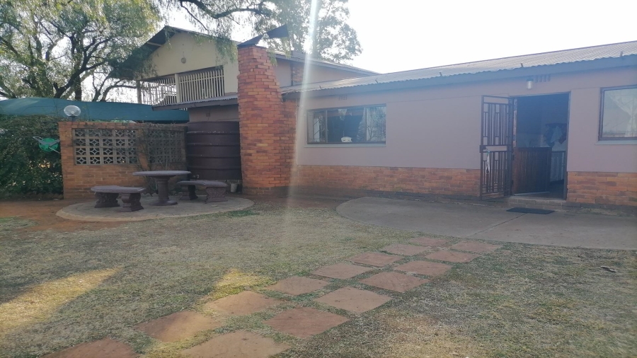 4 Bedroom Property for Sale in Lochvaal Gauteng