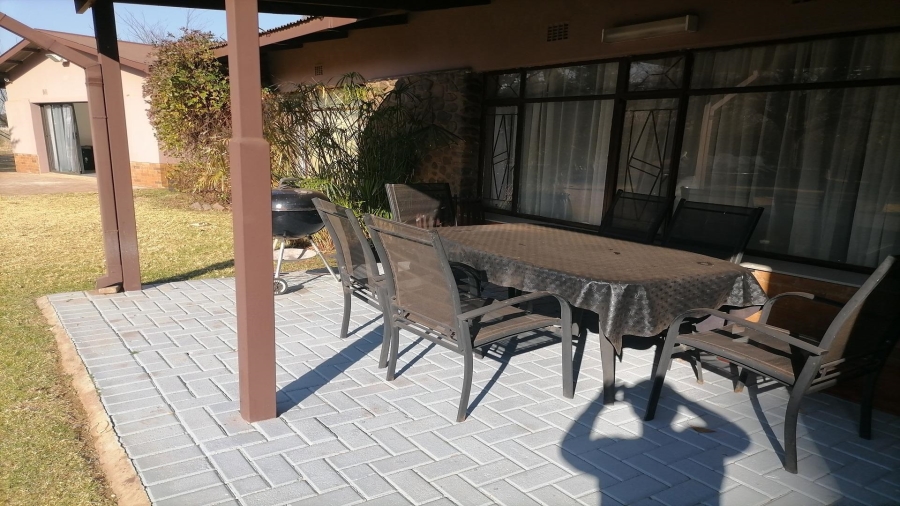 4 Bedroom Property for Sale in Lochvaal Gauteng