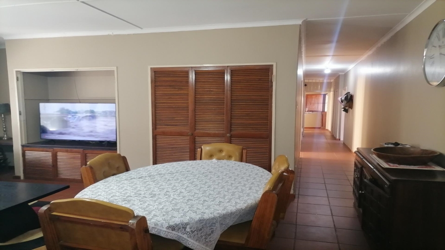 4 Bedroom Property for Sale in Lochvaal Gauteng