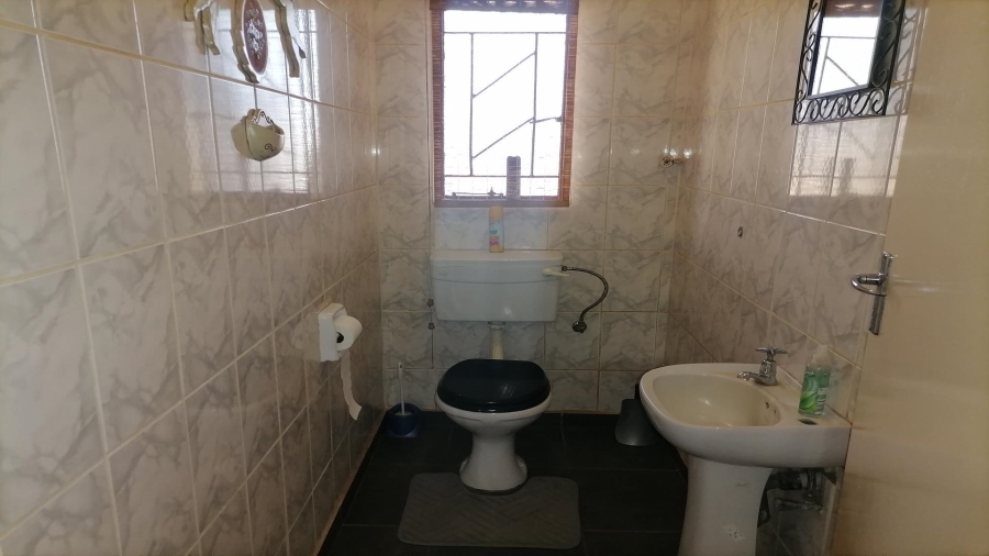 4 Bedroom Property for Sale in Lochvaal Gauteng