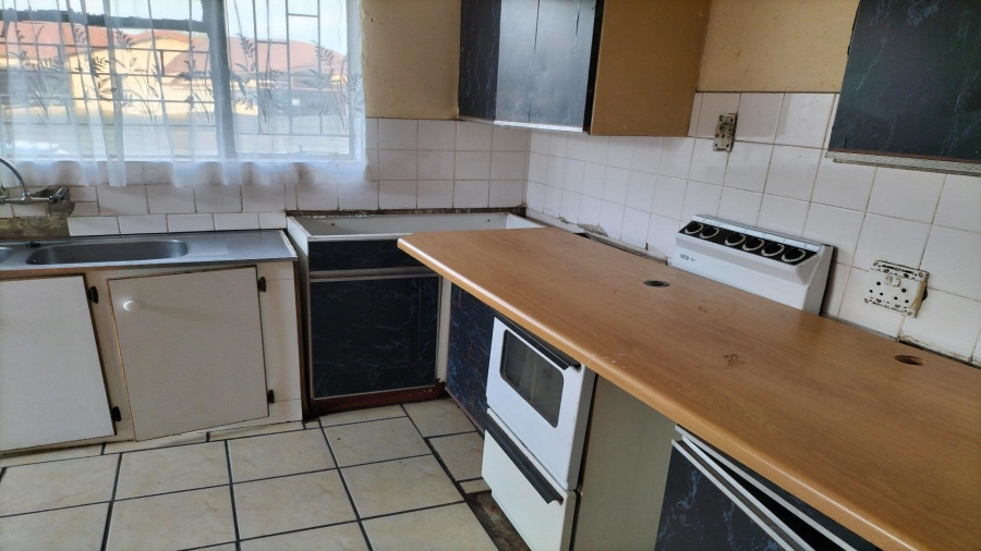 5 Bedroom Property for Sale in Vanderbijlpark CW 3 Gauteng