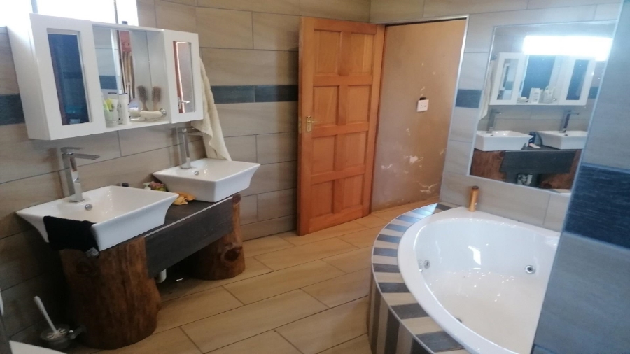 1 Bedroom Property for Sale in Roodia Gauteng