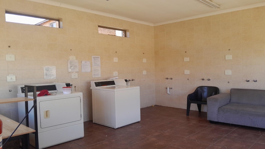 1 Bedroom Property for Sale in Vanderbijlpark CW 5 Gauteng