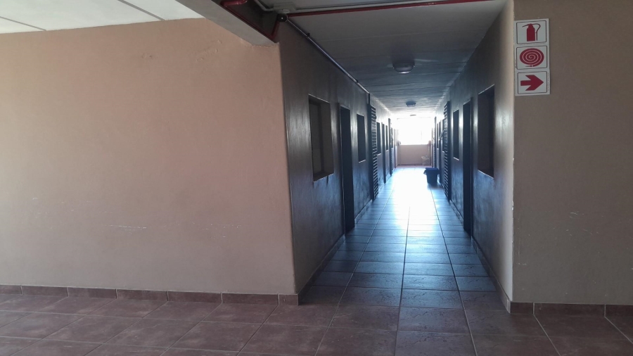 1 Bedroom Property for Sale in Vanderbijlpark CW 5 Gauteng