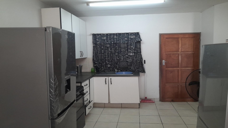 1 Bedroom Property for Sale in Vanderbijlpark CW 5 Gauteng