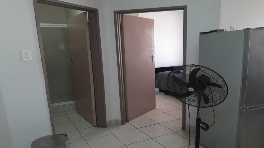 1 Bedroom Property for Sale in Vanderbijlpark CW 5 Gauteng