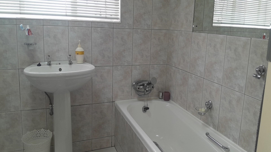 3 Bedroom Property for Sale in Vanderbijlpark SE 2 Gauteng