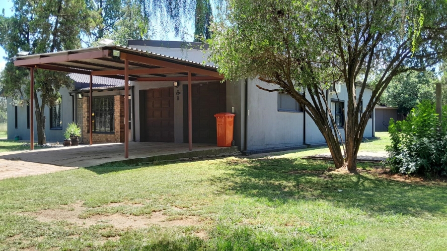 4 Bedroom Property for Sale in Buyscelia Gauteng