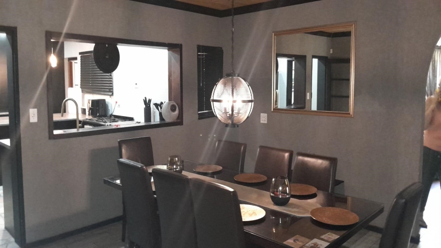 4 Bedroom Property for Sale in Buyscelia Gauteng