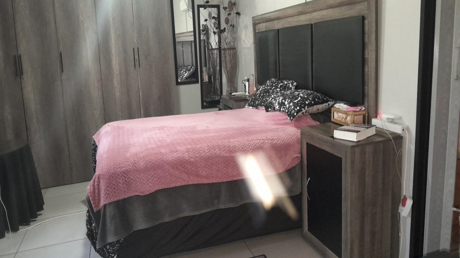 4 Bedroom Property for Sale in Buyscelia Gauteng