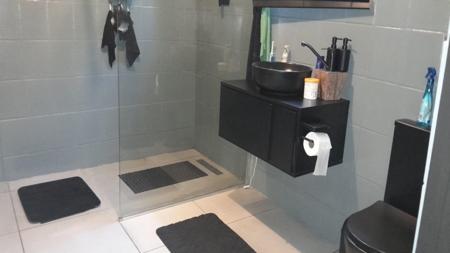 4 Bedroom Property for Sale in Buyscelia Gauteng