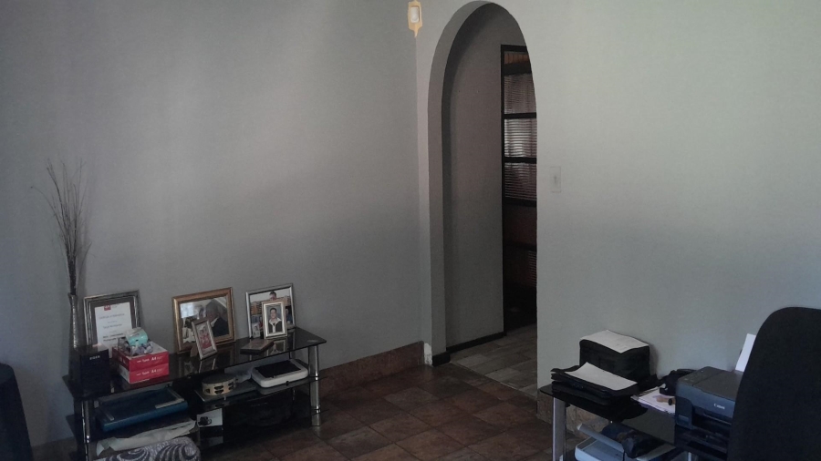 4 Bedroom Property for Sale in Buyscelia Gauteng