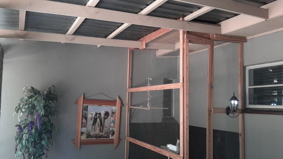 4 Bedroom Property for Sale in Buyscelia Gauteng