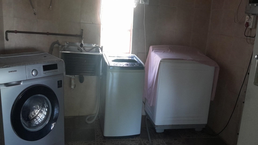 4 Bedroom Property for Sale in Buyscelia Gauteng