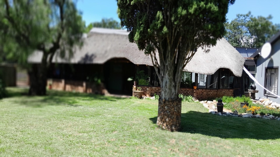 4 Bedroom Property for Sale in Buyscelia Gauteng