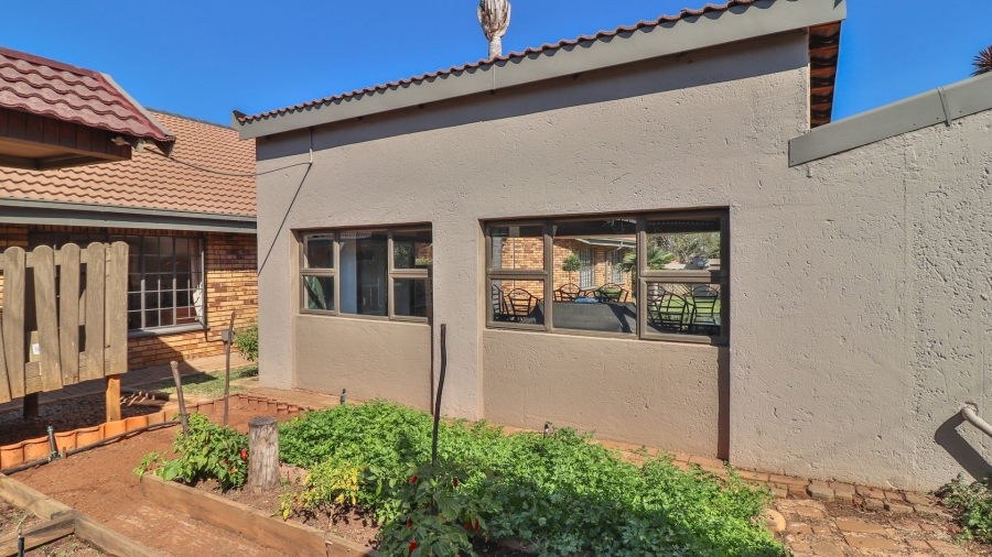 4 Bedroom Property for Sale in Dalpark Gauteng