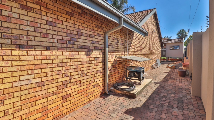 4 Bedroom Property for Sale in Dalpark Gauteng