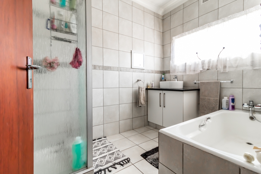 3 Bedroom Property for Sale in Gezina Gauteng