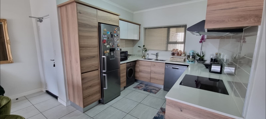 2 Bedroom Property for Sale in Waterfall Gauteng