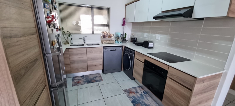 2 Bedroom Property for Sale in Waterfall Gauteng