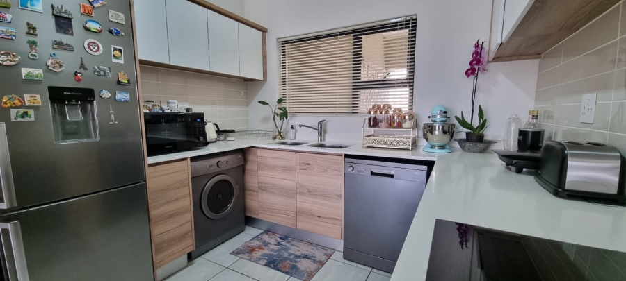 2 Bedroom Property for Sale in Waterfall Gauteng
