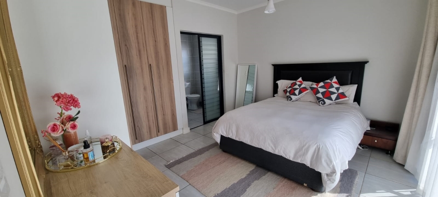2 Bedroom Property for Sale in Waterfall Gauteng