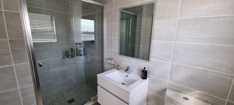2 Bedroom Property for Sale in Waterfall Gauteng