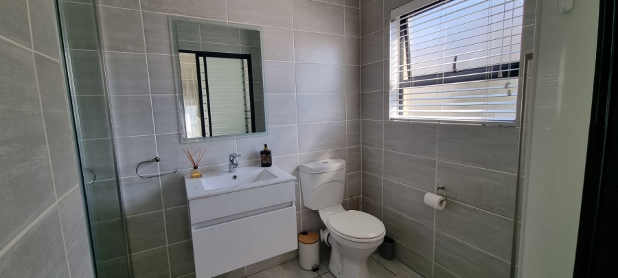 2 Bedroom Property for Sale in Waterfall Gauteng
