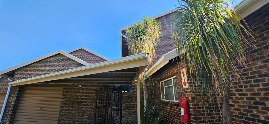 2 Bedroom Property for Sale in Three Rivers Gauteng