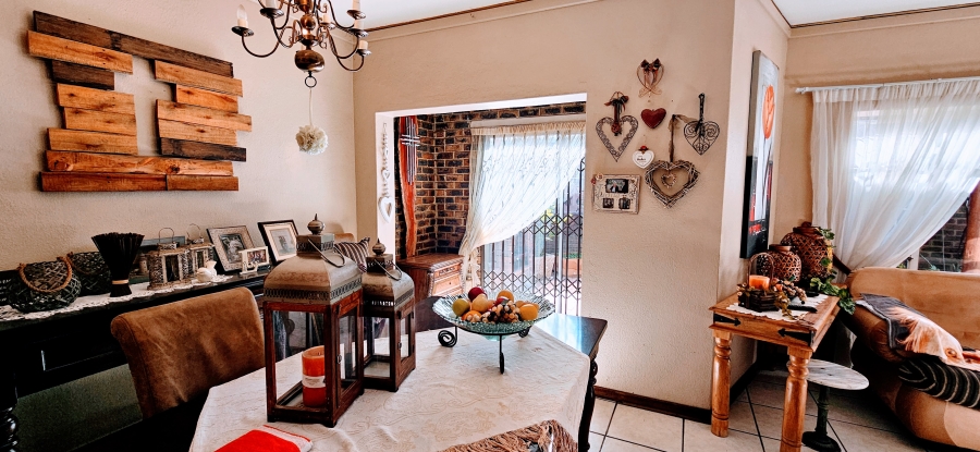 2 Bedroom Property for Sale in Three Rivers Gauteng