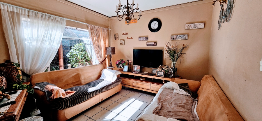 2 Bedroom Property for Sale in Three Rivers Gauteng