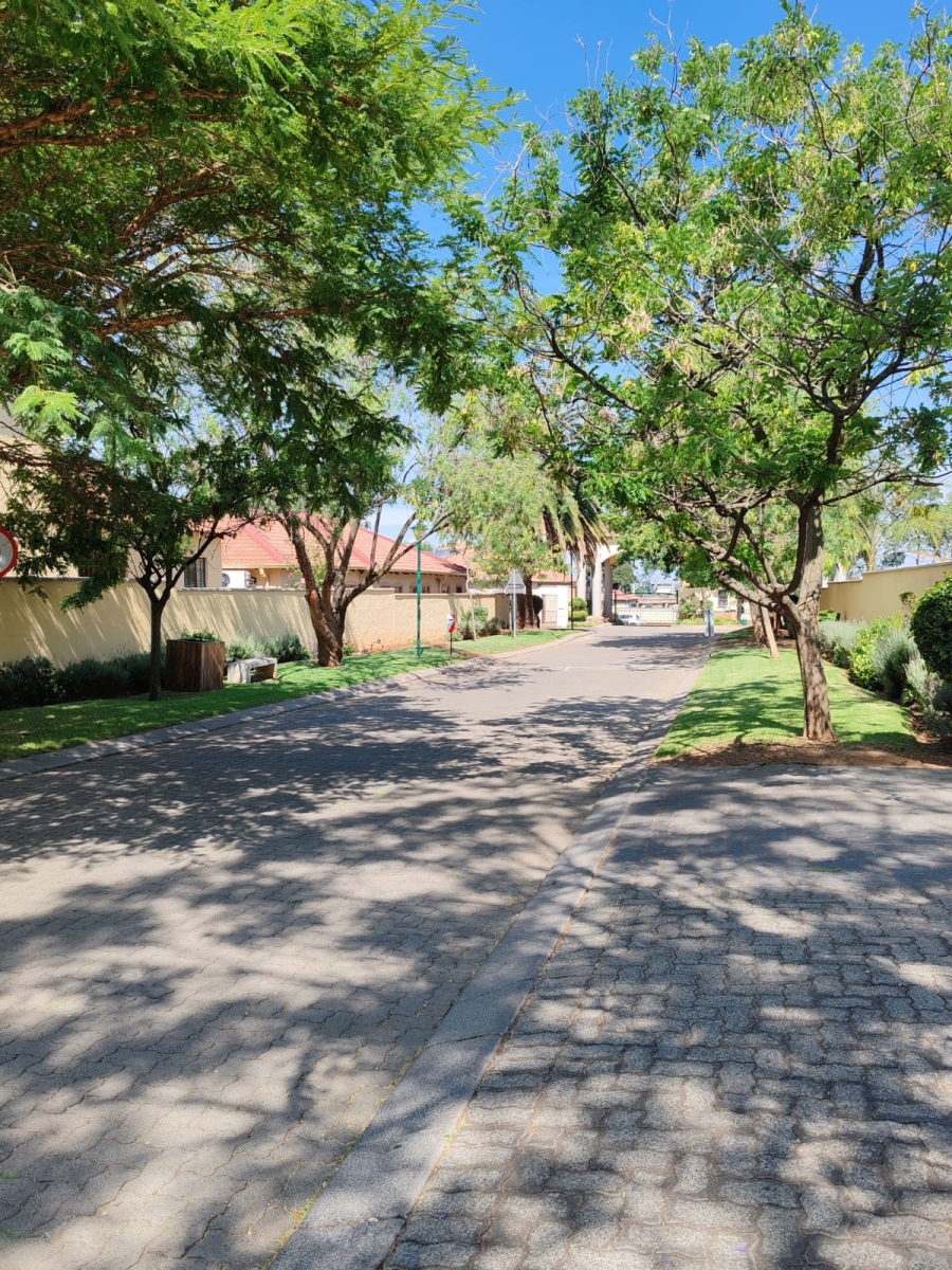 3 Bedroom Property for Sale in Noordwyk Gauteng