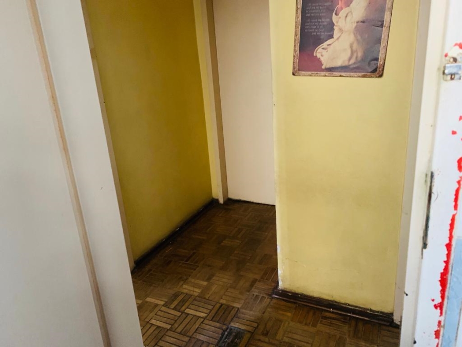 2 Bedroom Property for Sale in Hillbrow Gauteng